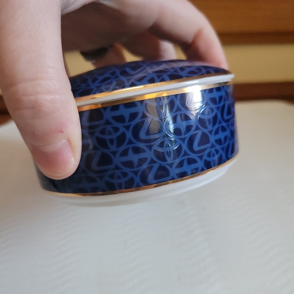 Tiffany & Co. 2007 commemorative Lexus Toyota anniversary trinket dish gold trim - Picture 7 of 7
